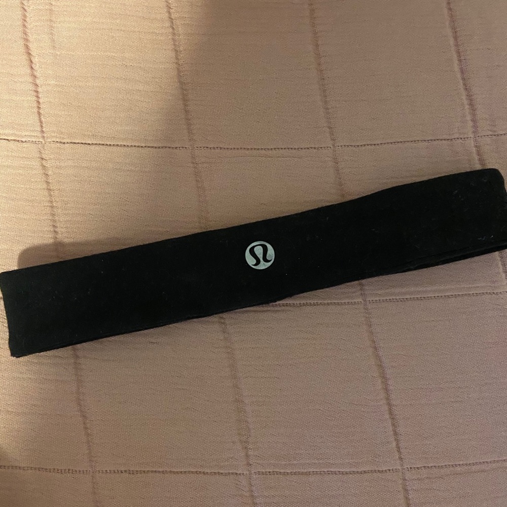 Lululemon black headband